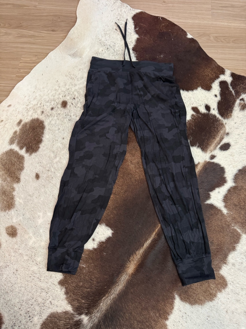 Women’s lululemon black camo jogger